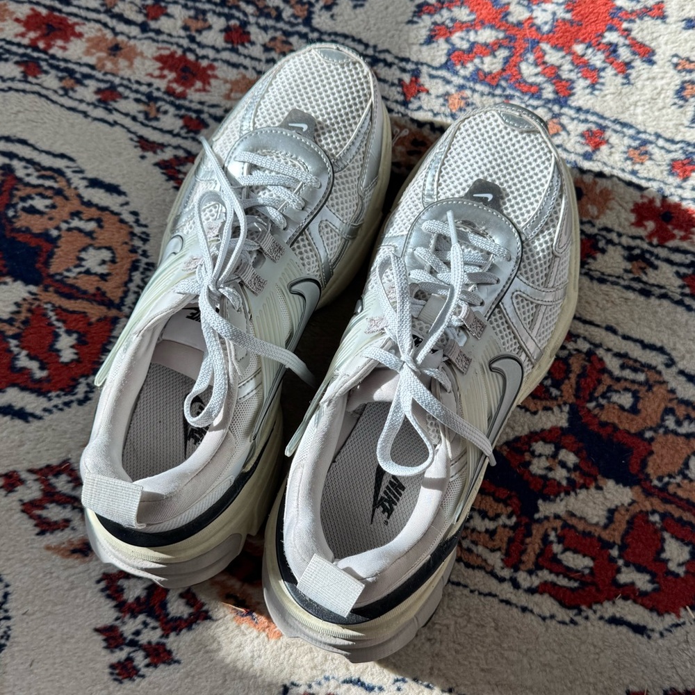 Nike v2k running sneaker trainer shoes